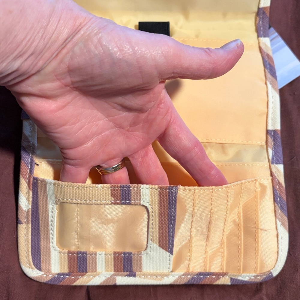 Wallet by Kavu Brand.  NWT! - Picture 8 of 15